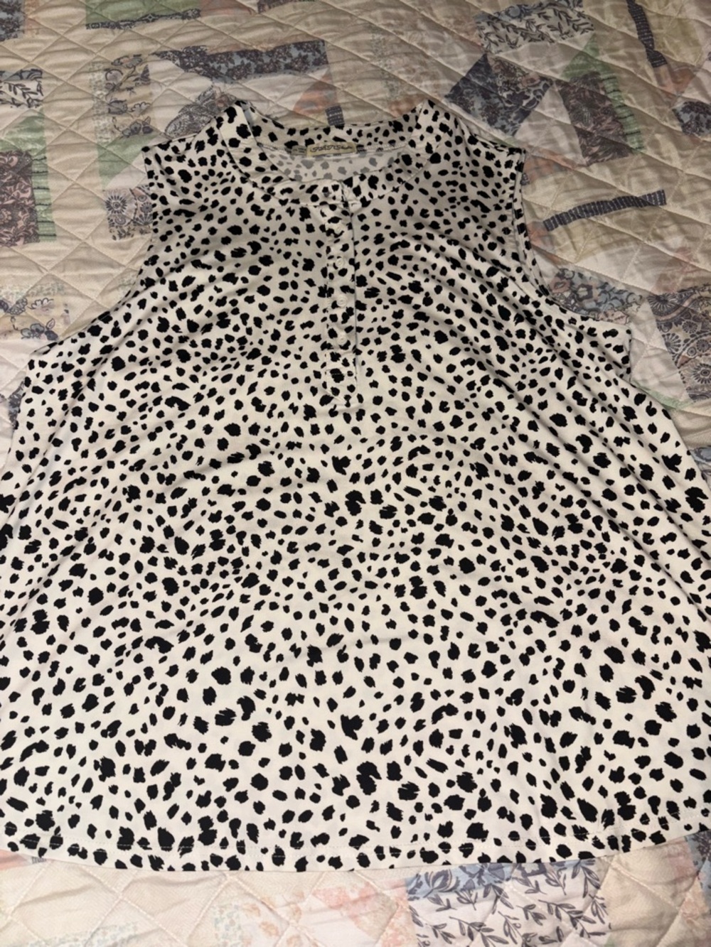 Sleeveless Black & White Spot Print Tank Top